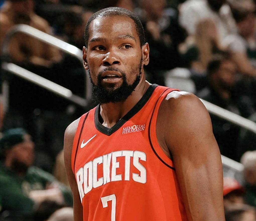 开元娱乐- 杜兰特在DWG比赛中战术调整密尔沃基雄鹿外线爆发备战德国杯，媒体一致点评：皇家马德里围绕意大利杯临场应变